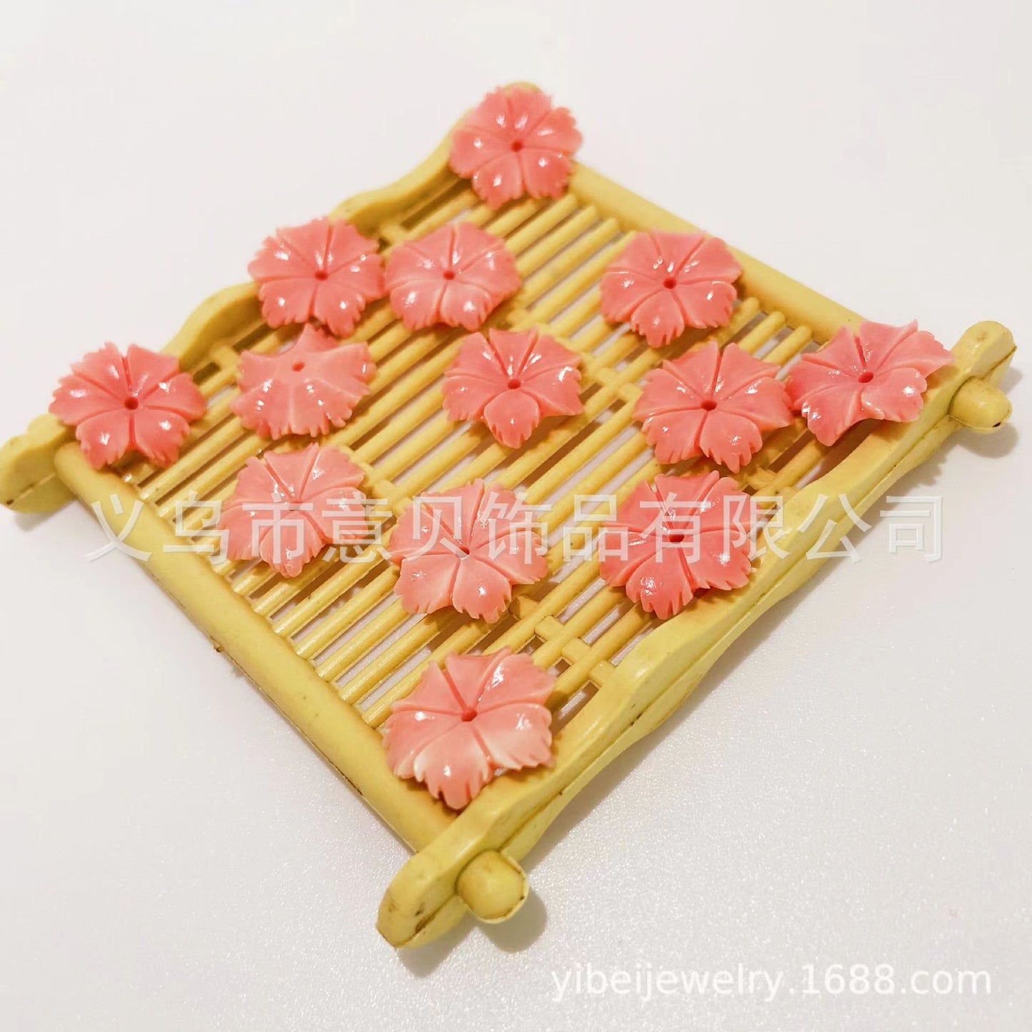 Queen Shell , Bell & Six Petals Flower [ 20 PCS]