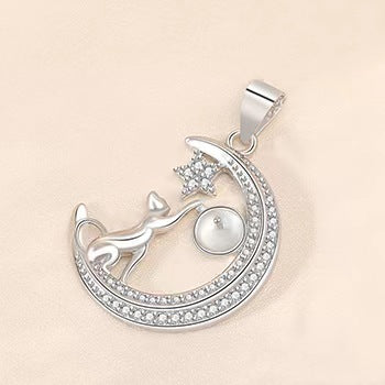 S925 Silver Neclace ,Moon Pearl pendant set of diamonds