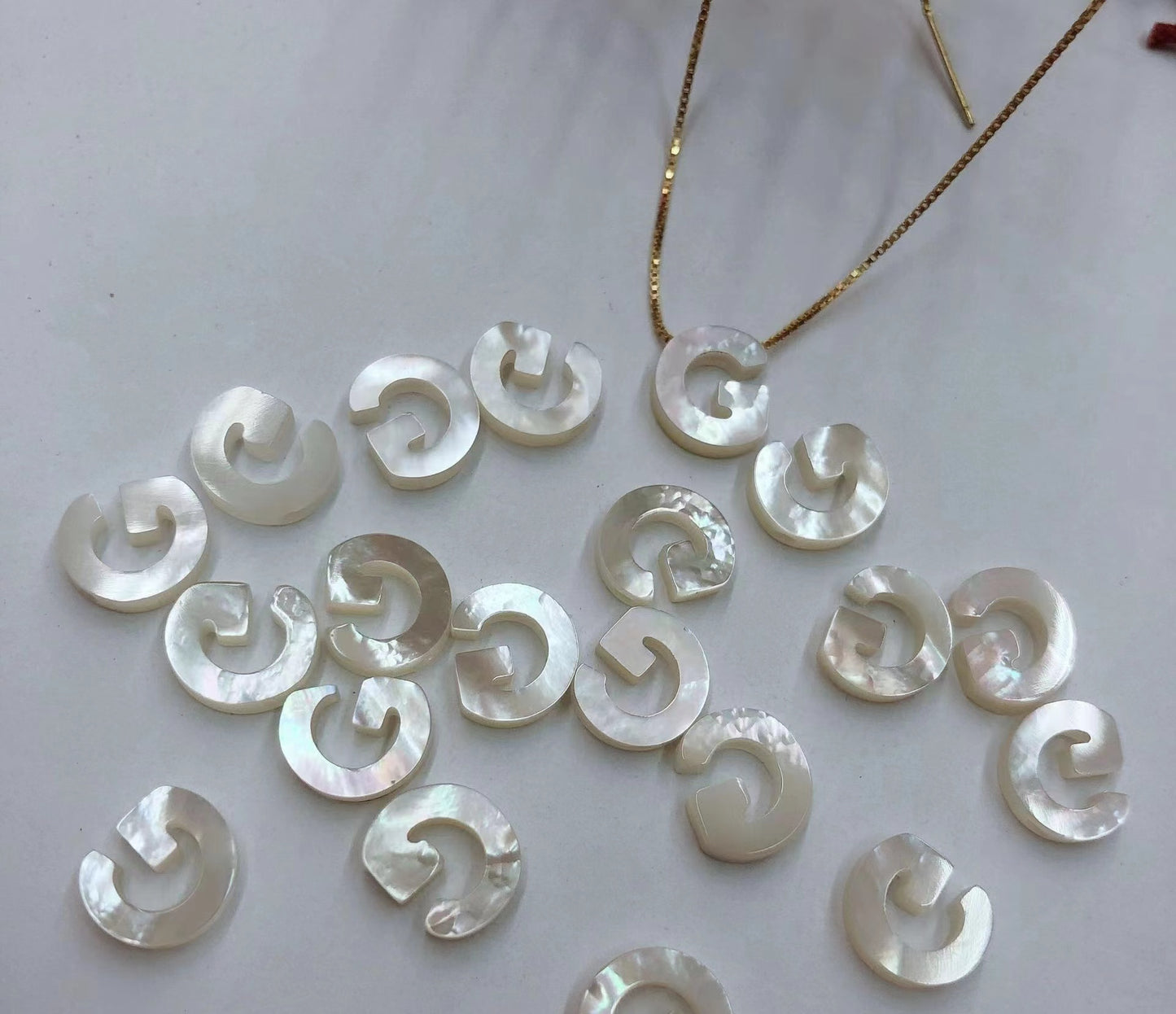 White English Letters DIY [Sea Shell -Fresh water Shell] 10MM